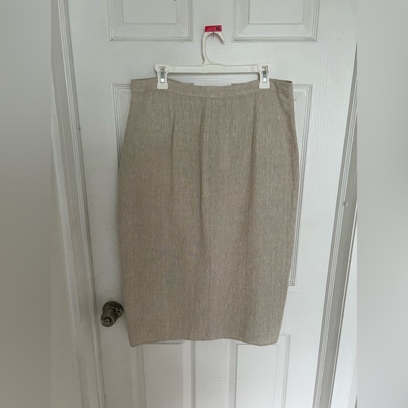 Reformation Women’s Fredo 100% linen skirt Sz 12 Beige Quiet Luxury Old Money - Picture 5 of 9